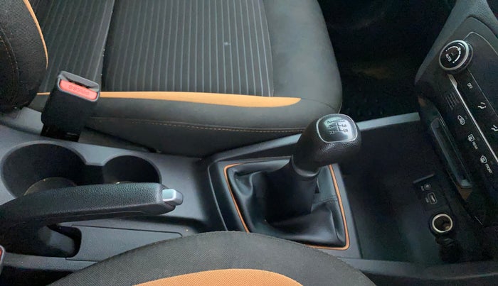 2017 Hyundai Elite i20 ASTA 1.2 DUAL TONE, Petrol, Manual, 31,134 km, Gear Lever