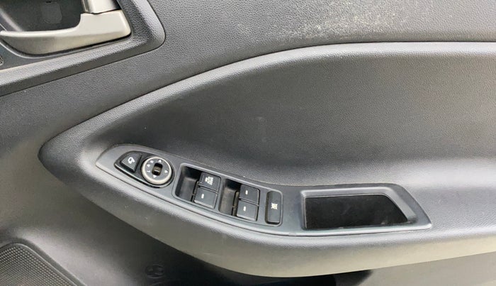 2017 Hyundai Elite i20 ASTA 1.2 DUAL TONE, Petrol, Manual, 31,134 km, Driver Side Door Panels Control