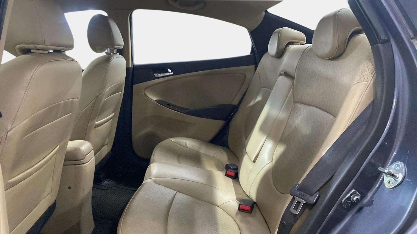 2014 Hyundai Verna FLUIDIC 1.6 VTVT SX, Petrol, Manual, 60,115 km, Right Side Rear Door Cabin