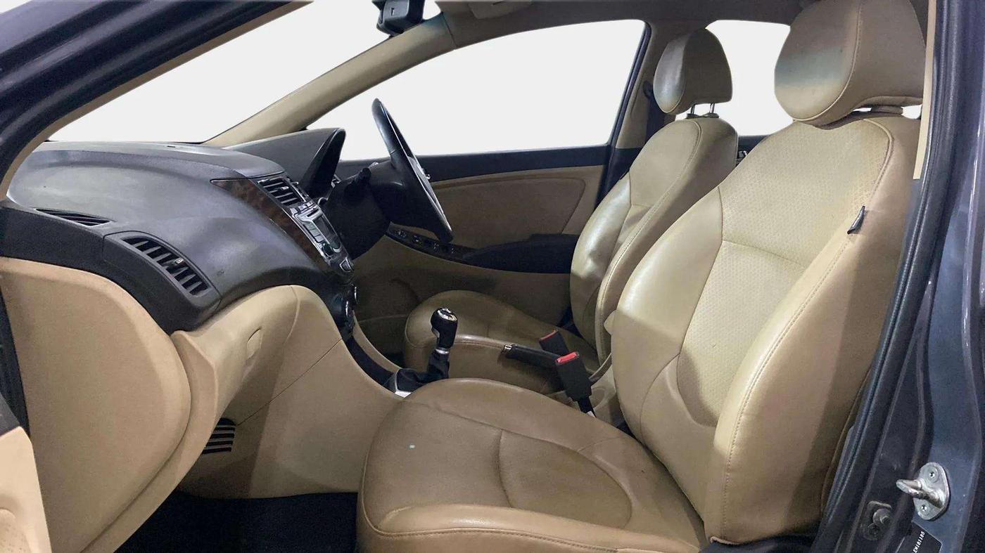 2014 Hyundai Verna FLUIDIC 1.6 VTVT SX, Petrol, Manual, 60,115 km, Right Side Front Door Cabin