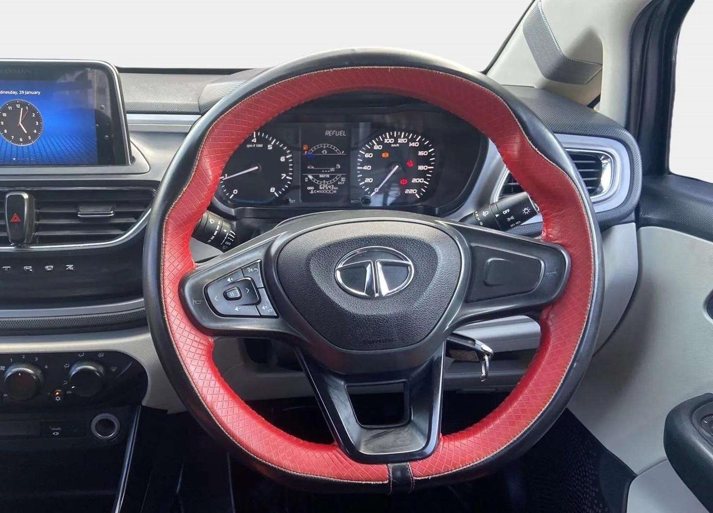 2021 Tata ALTROZ XM PLUS PETROL, Petrol, Manual, 62,865 km, Steering Wheel Close Up