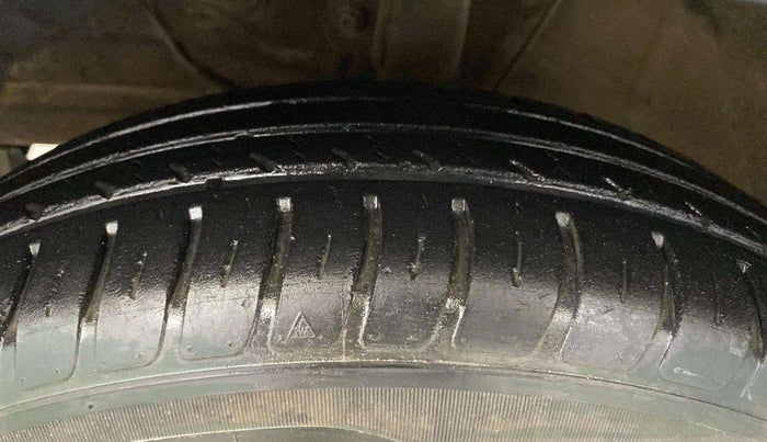 2019 Maruti Swift VXI, Petrol, Manual, 23,317 km, Left Front Tyre Tread