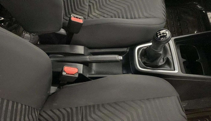 2019 Maruti Swift VXI, Petrol, Manual, 23,317 km, Gear Lever