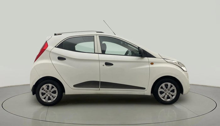 2017 Hyundai Eon MAGNA +, Petrol, Manual, 33,409 km, Right Side View