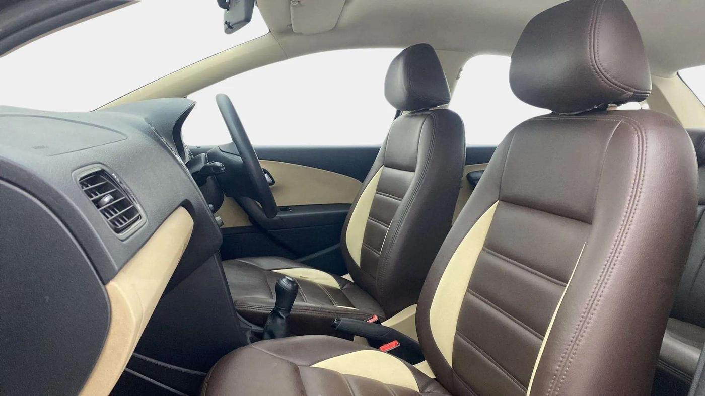2016 Volkswagen Ameo COMFORTLINE 1.2L, Petrol, Manual, 80,741 km, Right Side Front Door Cabin