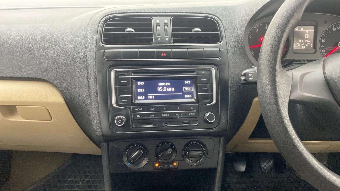2016 Volkswagen Ameo COMFORTLINE 1.2L, Petrol, Manual, 80,741 km, Air Conditioner