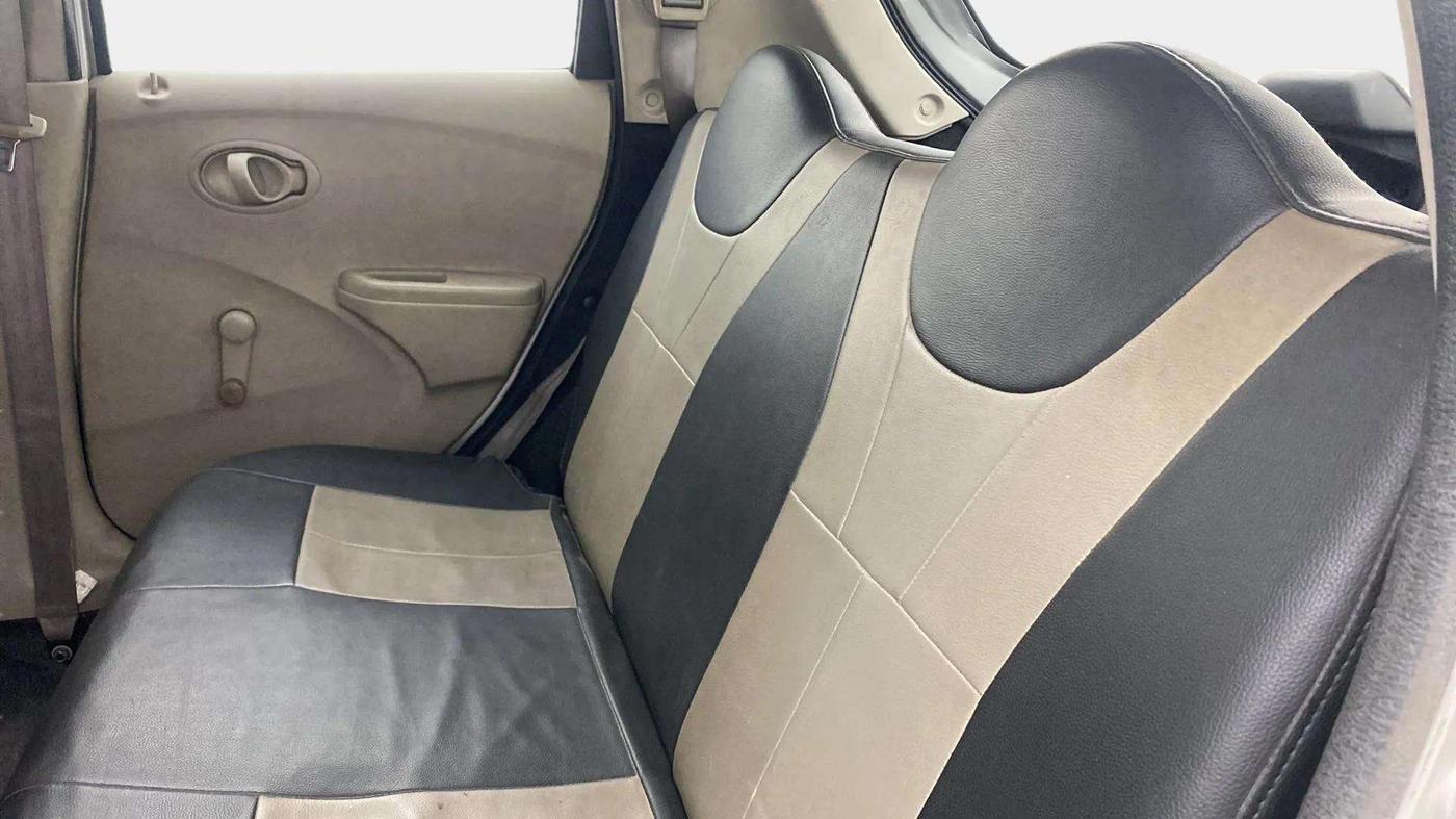 2016 Datsun Go T, Petrol, Manual, 1,04,448 km, Right Side Rear Door Cabin