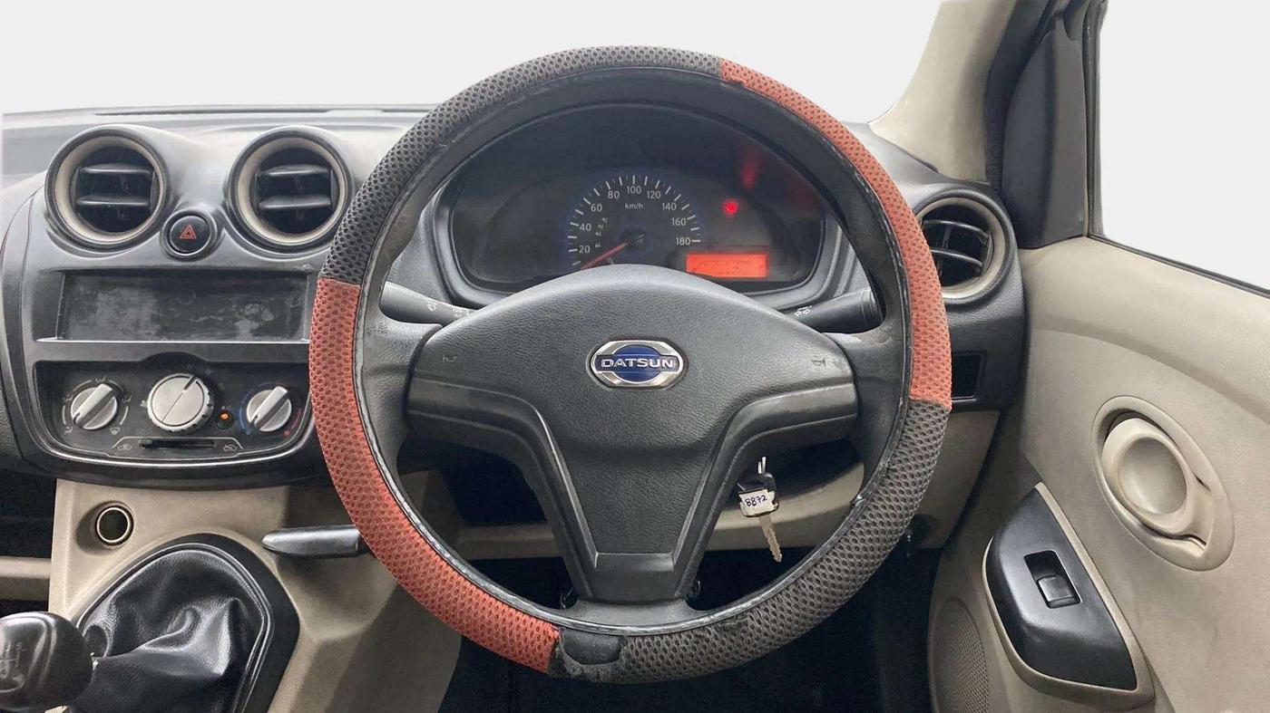 2016 Datsun Go T, Petrol, Manual, 1,04,448 km, Steering Wheel Close Up