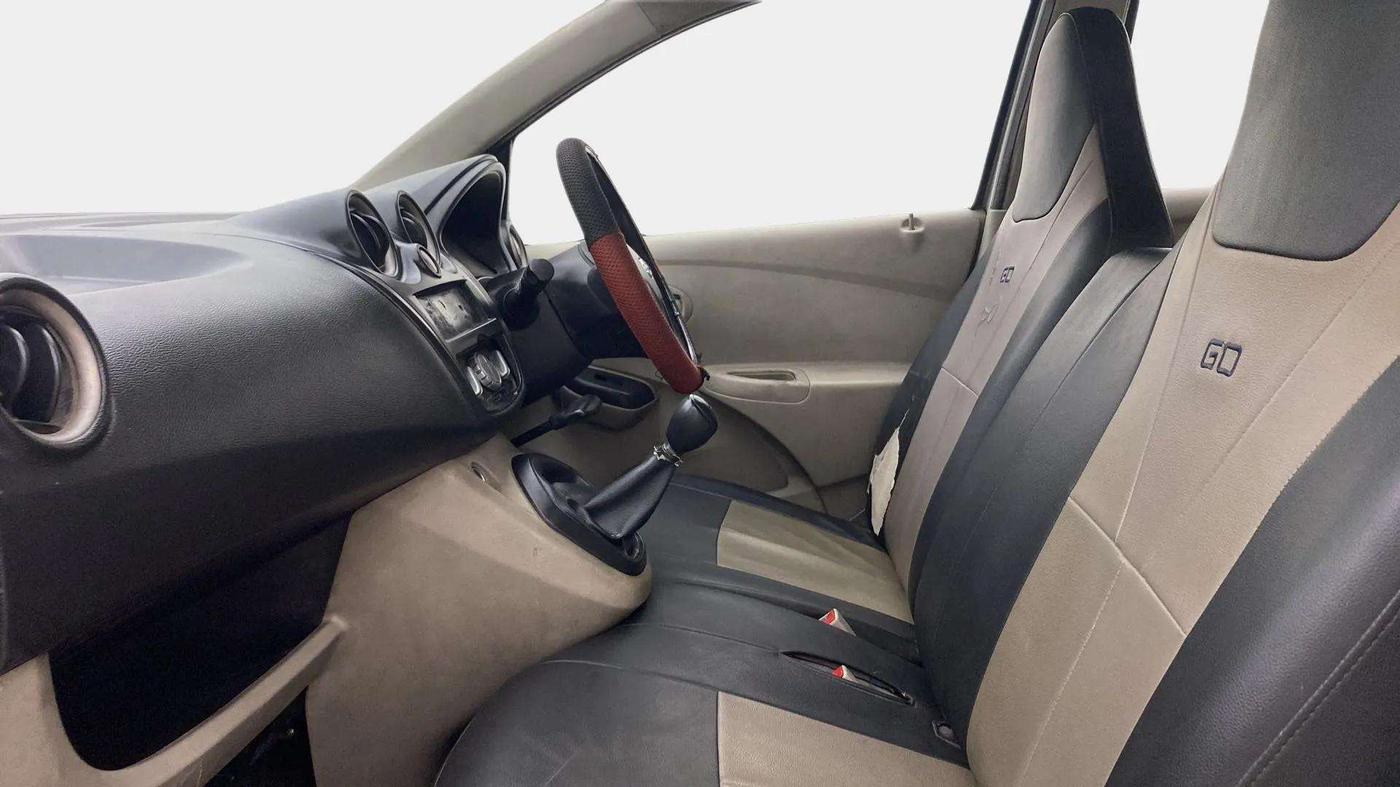 2016 Datsun Go T, Petrol, Manual, 1,04,448 km, Right Side Front Door Cabin