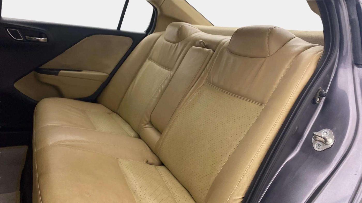 2019 Honda City 1.5L I-VTEC V MT, CNG, Manual, 57,434 km, Right Side Rear Door Cabin