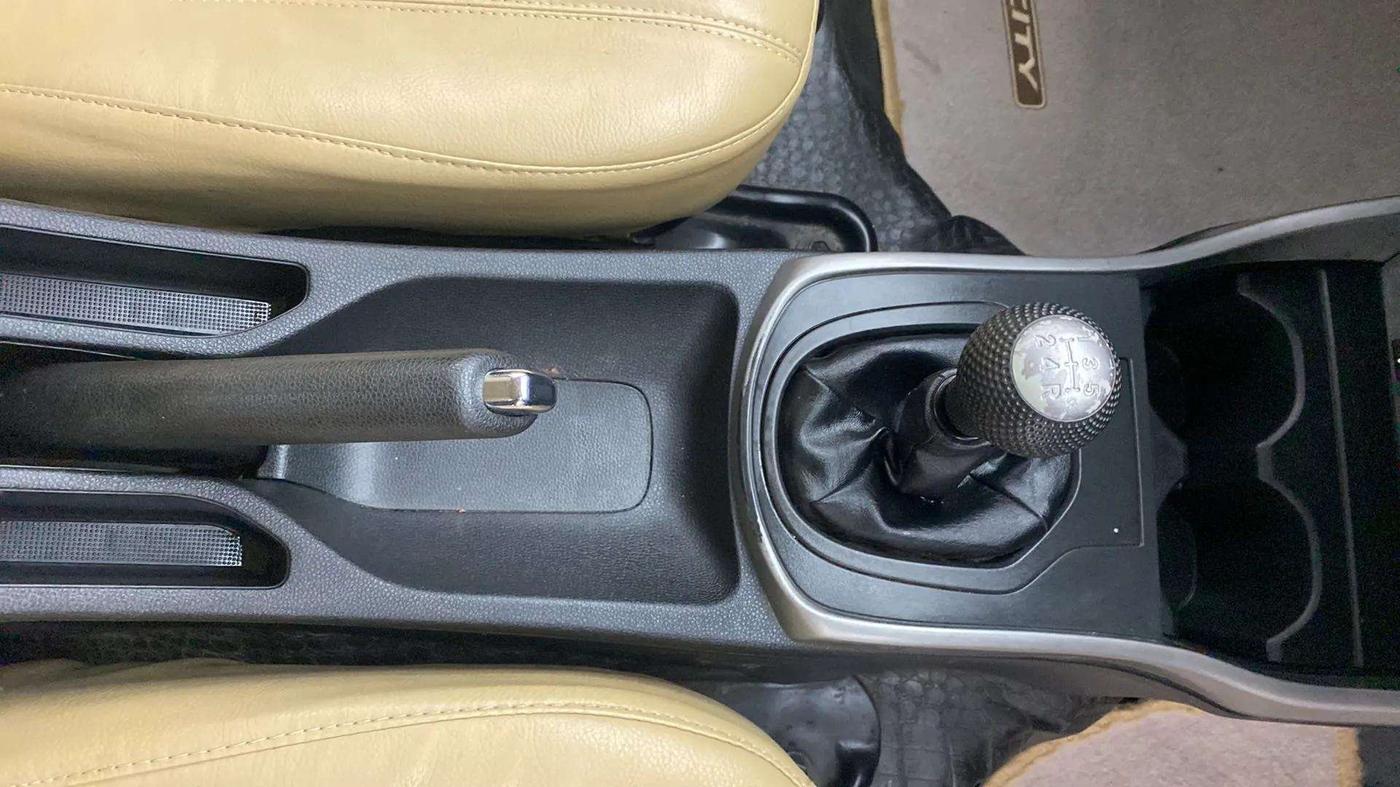 2019 Honda City 1.5L I-VTEC V MT, CNG, Manual, 57,434 km, Gear Lever