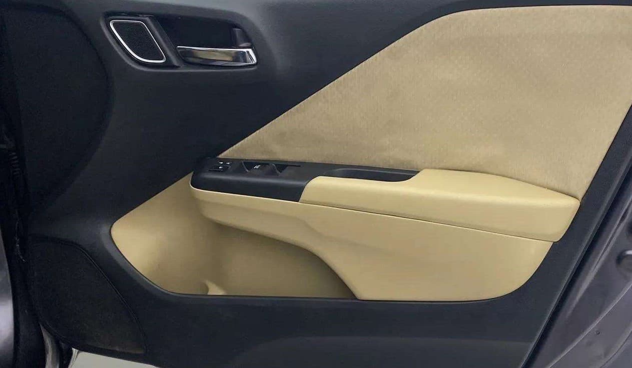 2019 Honda City 1.5L I-VTEC V MT, CNG, Manual, 57,434 km, Driver Side Door Panels Control