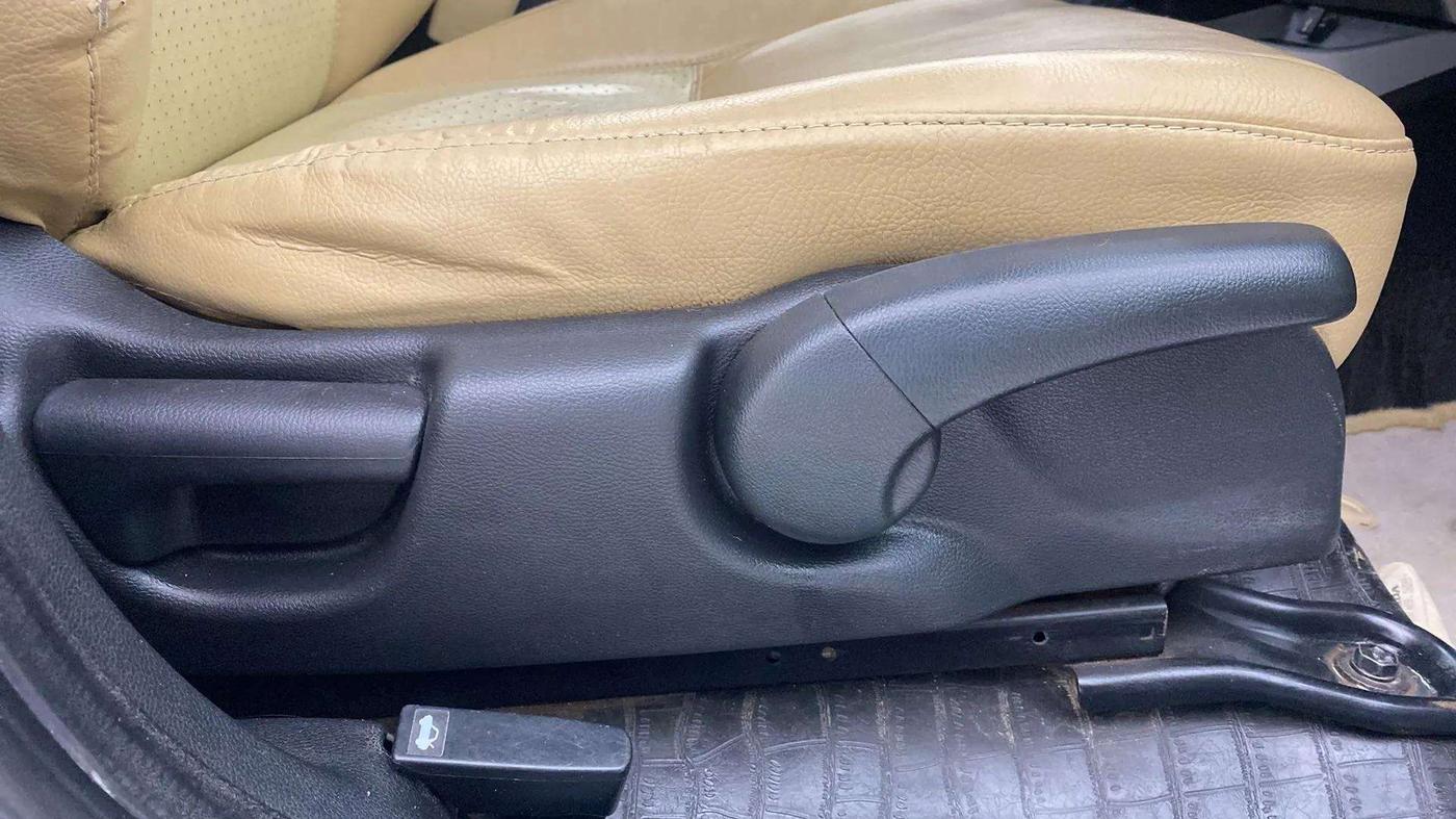 2019 Honda City 1.5L I-VTEC V MT, CNG, Manual, 57,434 km, Driver Side Adjustment Panel