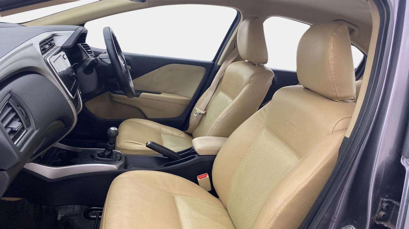 2019 Honda City 1.5L I-VTEC V MT, CNG, Manual, 57,434 km, Right Side Front Door Cabin