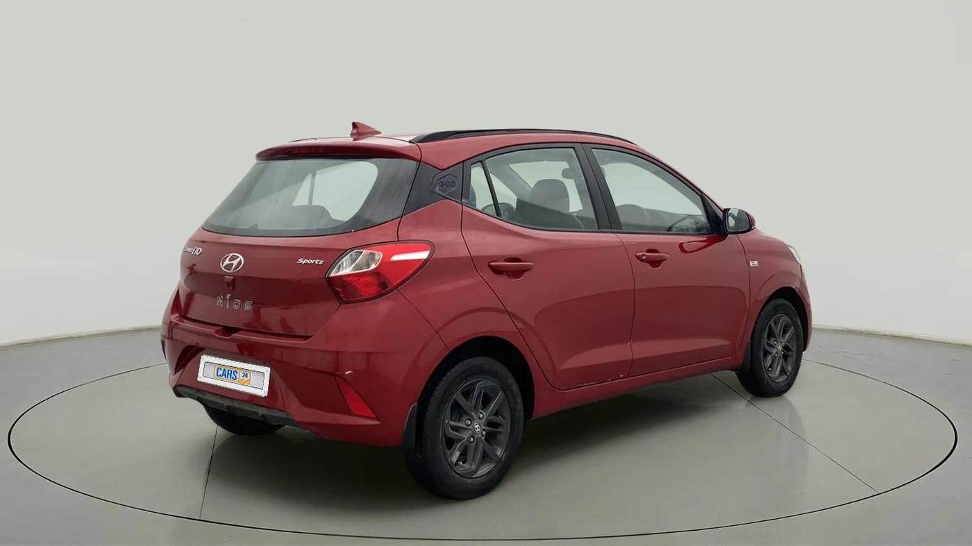2022 Hyundai GRAND I10 NIOS SPORTZ AMT 1.2 KAPPA VTVT, Petrol, Automatic, 37,547 km, Right Back Diagonal