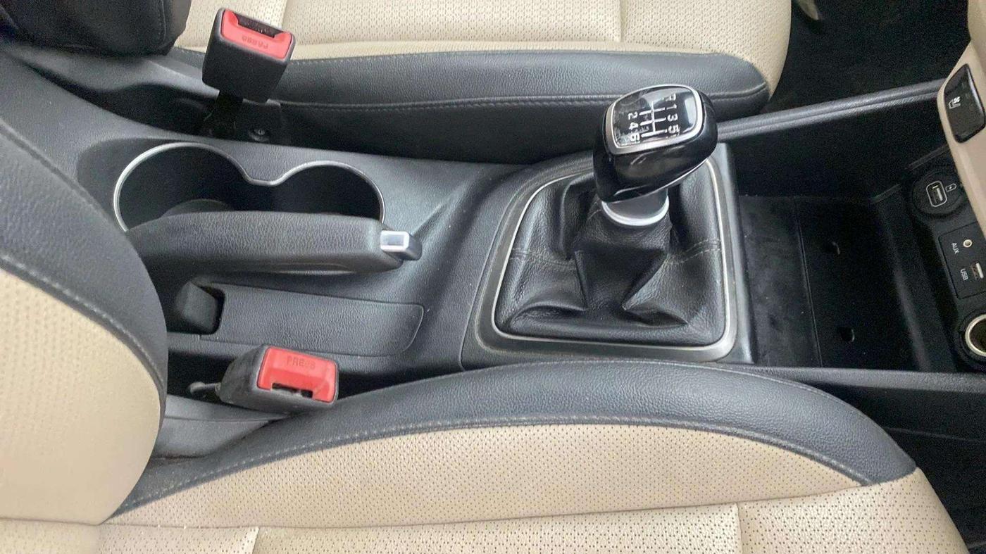 2019 Hyundai Verna 1.6 SX (O) CRDI MT, Diesel, Manual, 92,104 km, Gear Lever