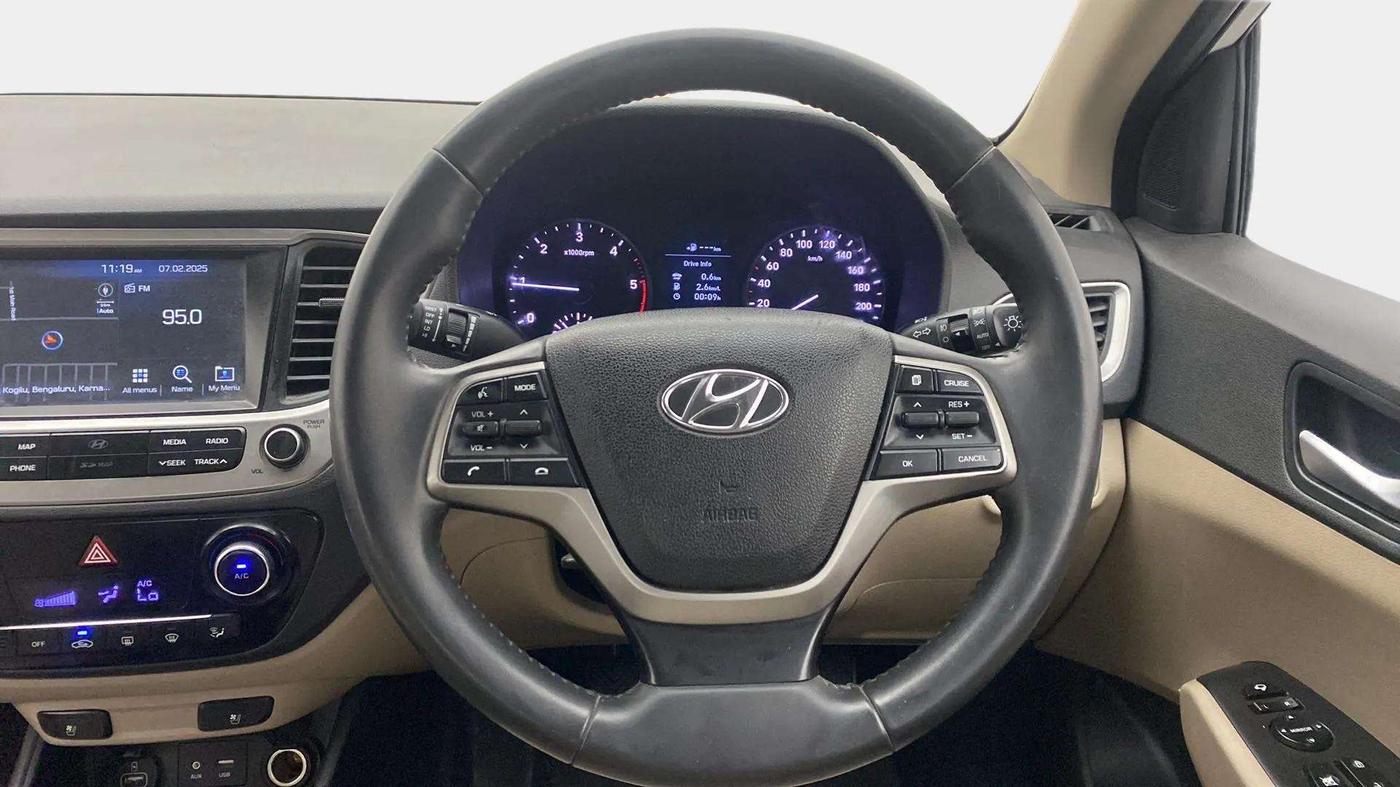 2019 Hyundai Verna 1.6 SX (O) CRDI MT, Diesel, Manual, 92,104 km, Steering Wheel Close Up