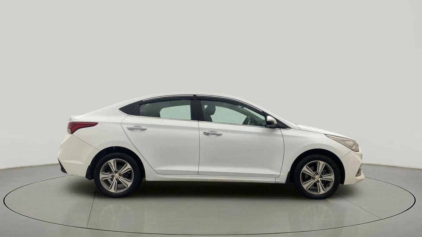 2019 Hyundai Verna 1.6 SX (O) CRDI MT, Diesel, Manual, 92,104 km, Right Side View