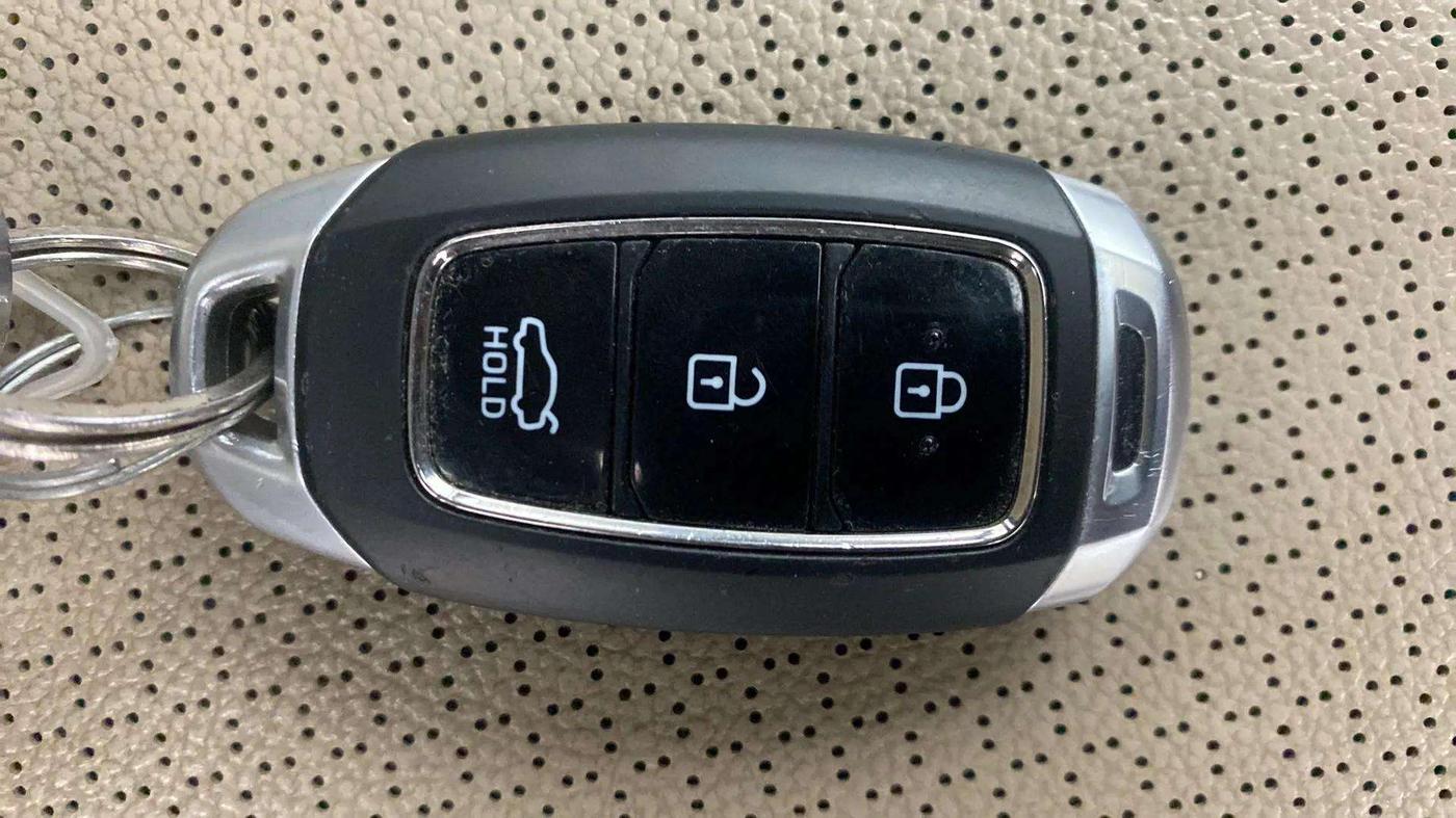 2019 Hyundai Verna 1.6 SX (O) CRDI MT, Diesel, Manual, 92,104 km, Key Close Up