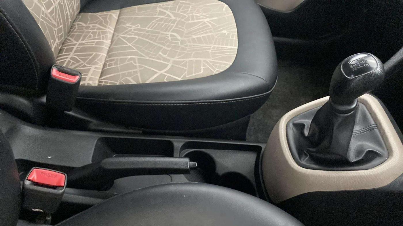 2019 Hyundai Grand i10 MAGNA 1.2 KAPPA VTVT, Petrol, Manual, 44,713 km, Gear Lever