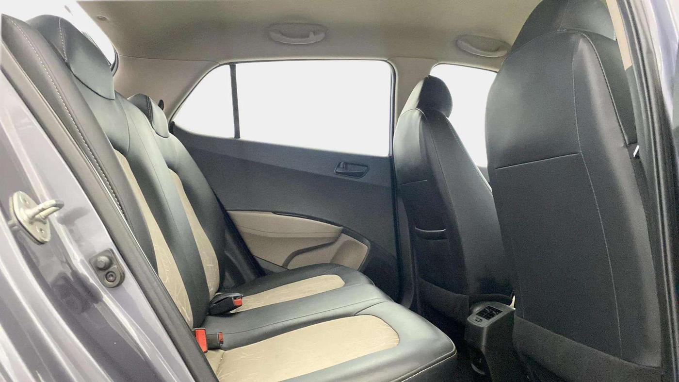 2019 Hyundai Grand i10 MAGNA 1.2 KAPPA VTVT, Petrol, Manual, 44,713 km, Right Side Rear Door Cabin