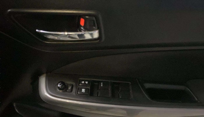 2019 Maruti Swift ZXI AMT, Petrol, Automatic, 68,771 km, Driver Side Door Panels Control