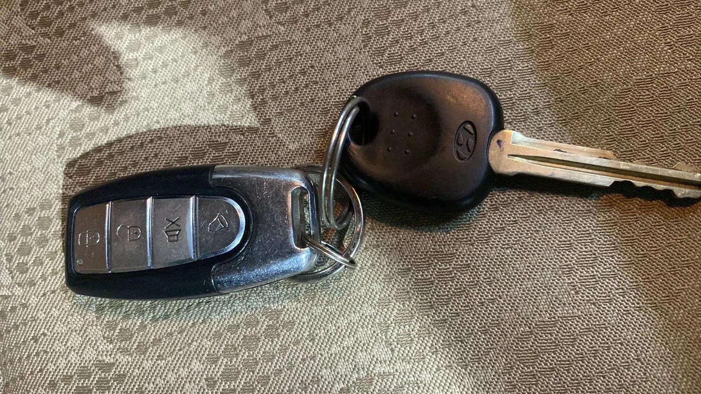 2017 Hyundai Eon ERA +, Petrol, Manual, 24,899 km, Key Close Up