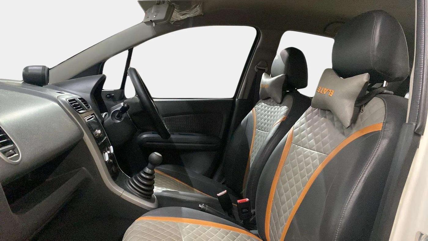 2014 Maruti Ritz VXI, Petrol, Manual, 60,921 km, Right Side Front Door Cabin