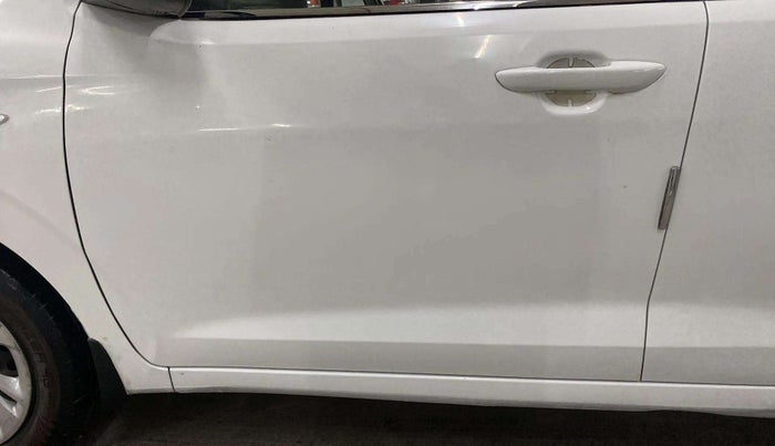 2021 Hyundai AURA S 1.2 CNG, CNG, Manual, 34,535 km, Front passenger door - Slightly dented