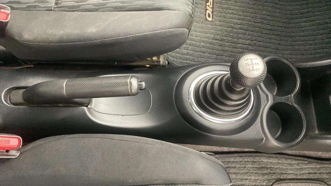 2017 Honda Brio VX MT, CNG, Manual, 80,569 km, Gear Lever