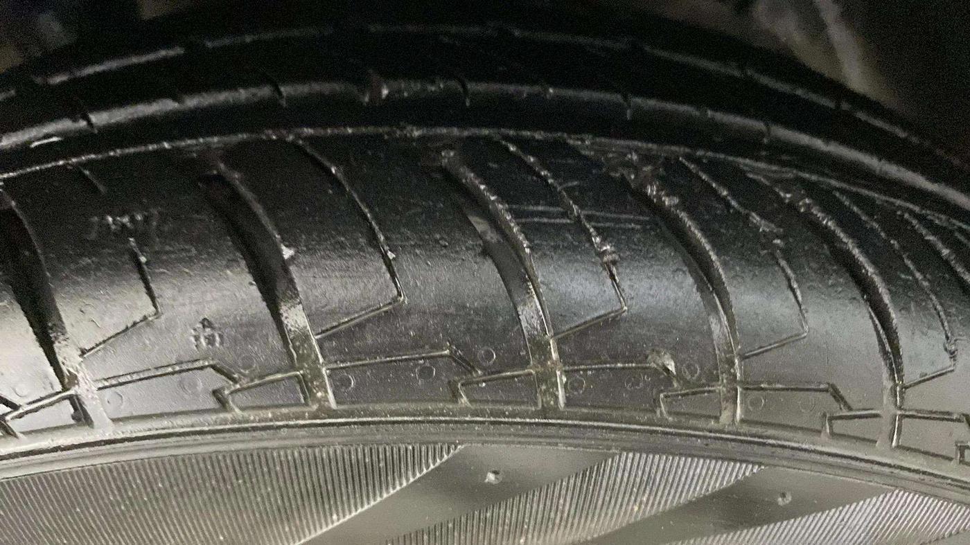 2023 Hyundai EXTER SX(O) CONNECT 1.2 AMT, Petrol, Automatic, 17,415 km, Right Front Tyre Tread