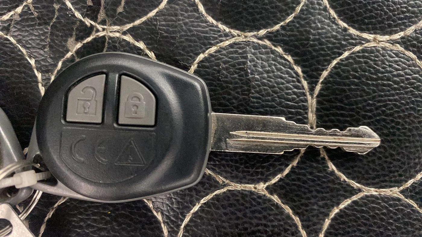 2018 Maruti Swift VXI, Petrol, Manual, 49,774 km, Key Close Up