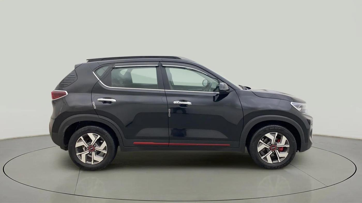 2022 KIA SONET GTX PLUS 1.5, Diesel, Manual, 33,609 km, Right Side View
