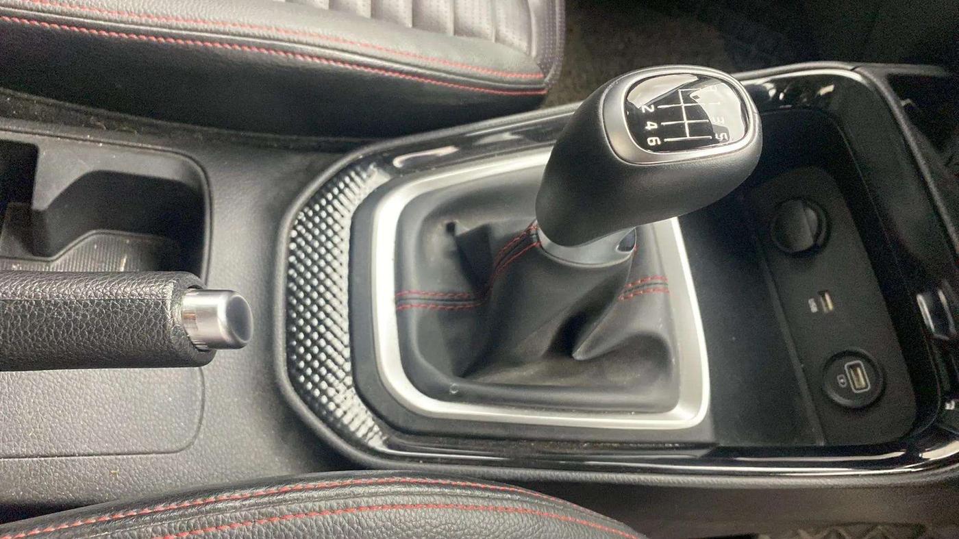 2022 KIA SONET GTX PLUS 1.5, Diesel, Manual, 33,609 km, Gear Lever