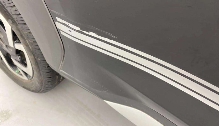 2023 Nissan MAGNITE XV PREMIUM, Petrol, Manual, 18,025 km, Right rear door - Slightly dented
