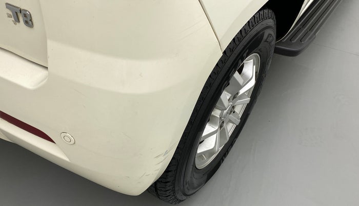 2016 Mahindra TUV300 T8, Diesel, Manual, 70,625 km, Rear bumper - Minor scratches