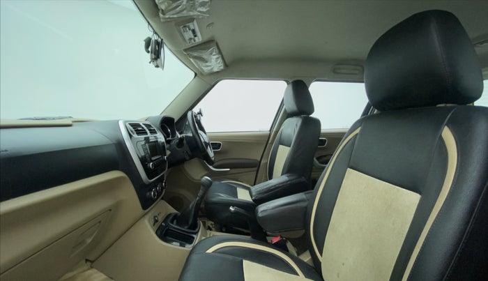 2016 Mahindra TUV300 T8, Diesel, Manual, 70,625 km, Right Side Front Door Cabin