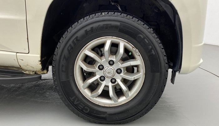 2016 Mahindra TUV300 T8, Diesel, Manual, 70,625 km, Right Front Wheel