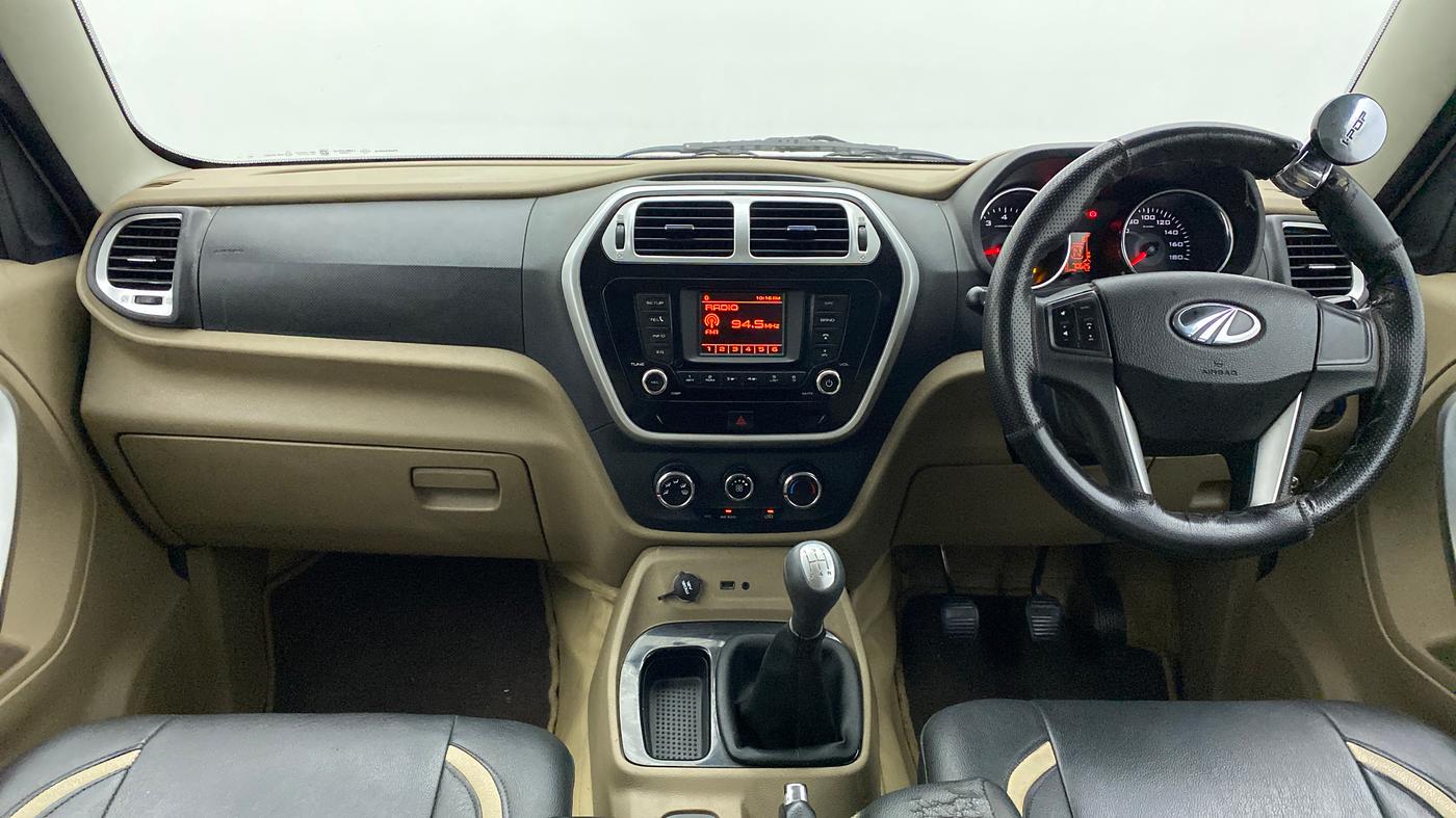 2016 Mahindra TUV300 T8, Diesel, Manual, 70,625 km, Dashboard