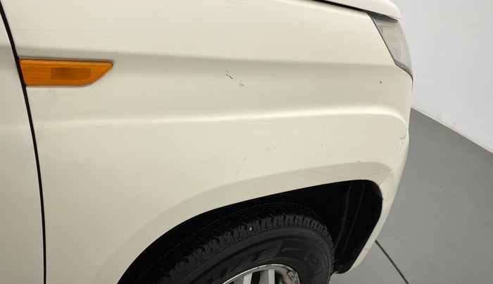 2016 Mahindra TUV300 T8, Diesel, Manual, 70,625 km, Right fender - Minor scratches