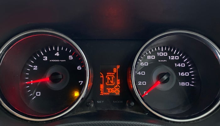 2016 Mahindra TUV300 T8, Diesel, Manual, 70,625 km, Odometer Image