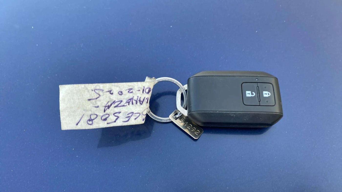 2019 Toyota Glanza V, Petrol, Manual, 49,292 km, Key Close Up