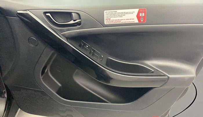 2021 Tata NEXON XZA PLUS (O) PETROL DARK EDITION, Petrol, Automatic, 31,912 km, Driver Side Door Panels Control