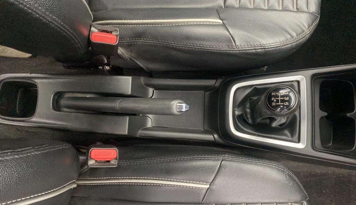 2019 Maruti Swift VXI, Petrol, Manual, 33,430 km, Gear Lever