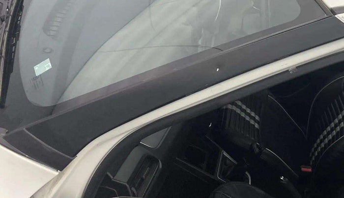 2019 Maruti Swift VXI, Petrol, Manual, 33,430 km, Left A pillar - Slightly dented