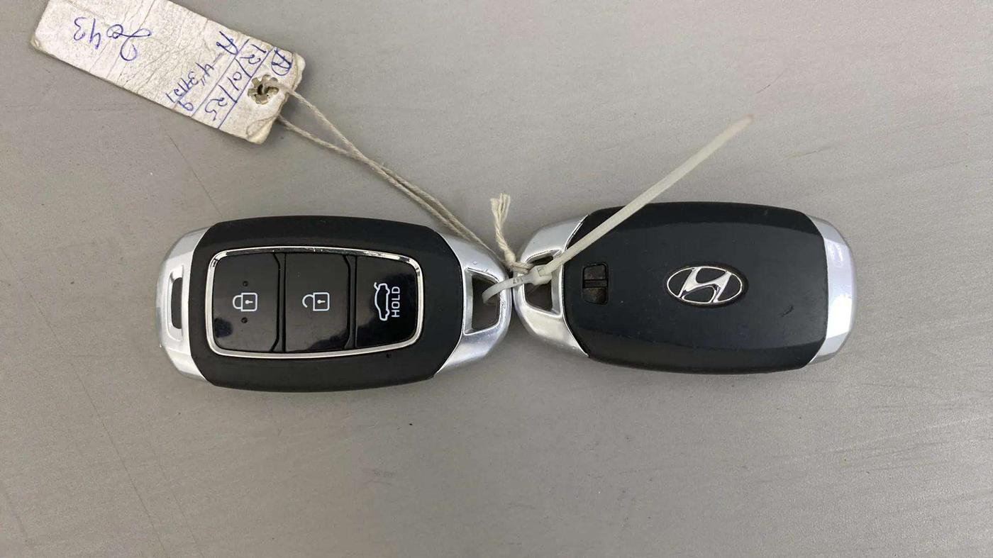 2017 Hyundai Verna 1.6 VTVT SX (O) AT, Petrol, Automatic, 37,131 km, Key Close Up