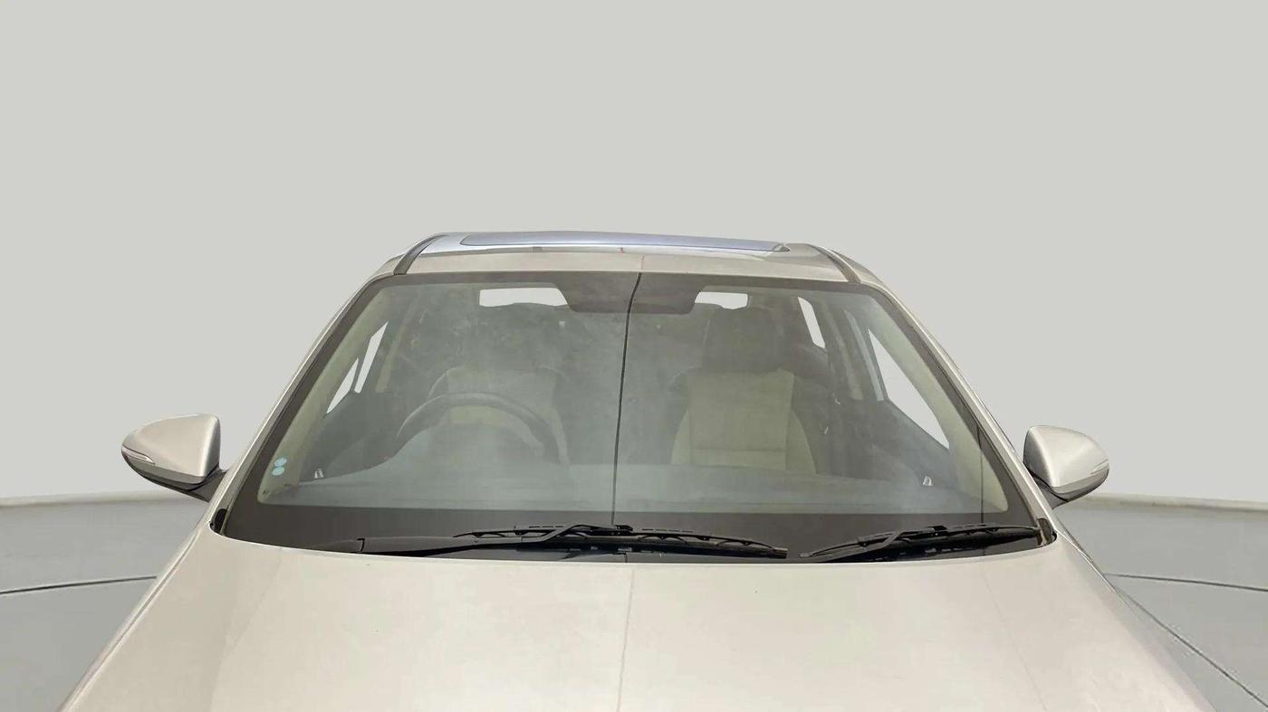 2017 Hyundai Verna 1.6 VTVT SX (O) AT, Petrol, Automatic, 37,131 km, Front Windshield