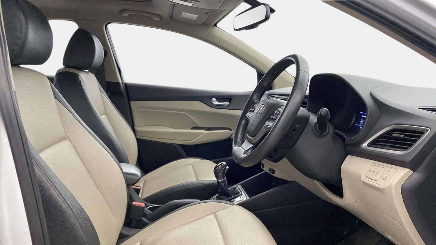 2017 Hyundai Verna 1.6 VTVT SX (O) AT, Petrol, Automatic, 37,131 km, Right Side Front Door Cabin