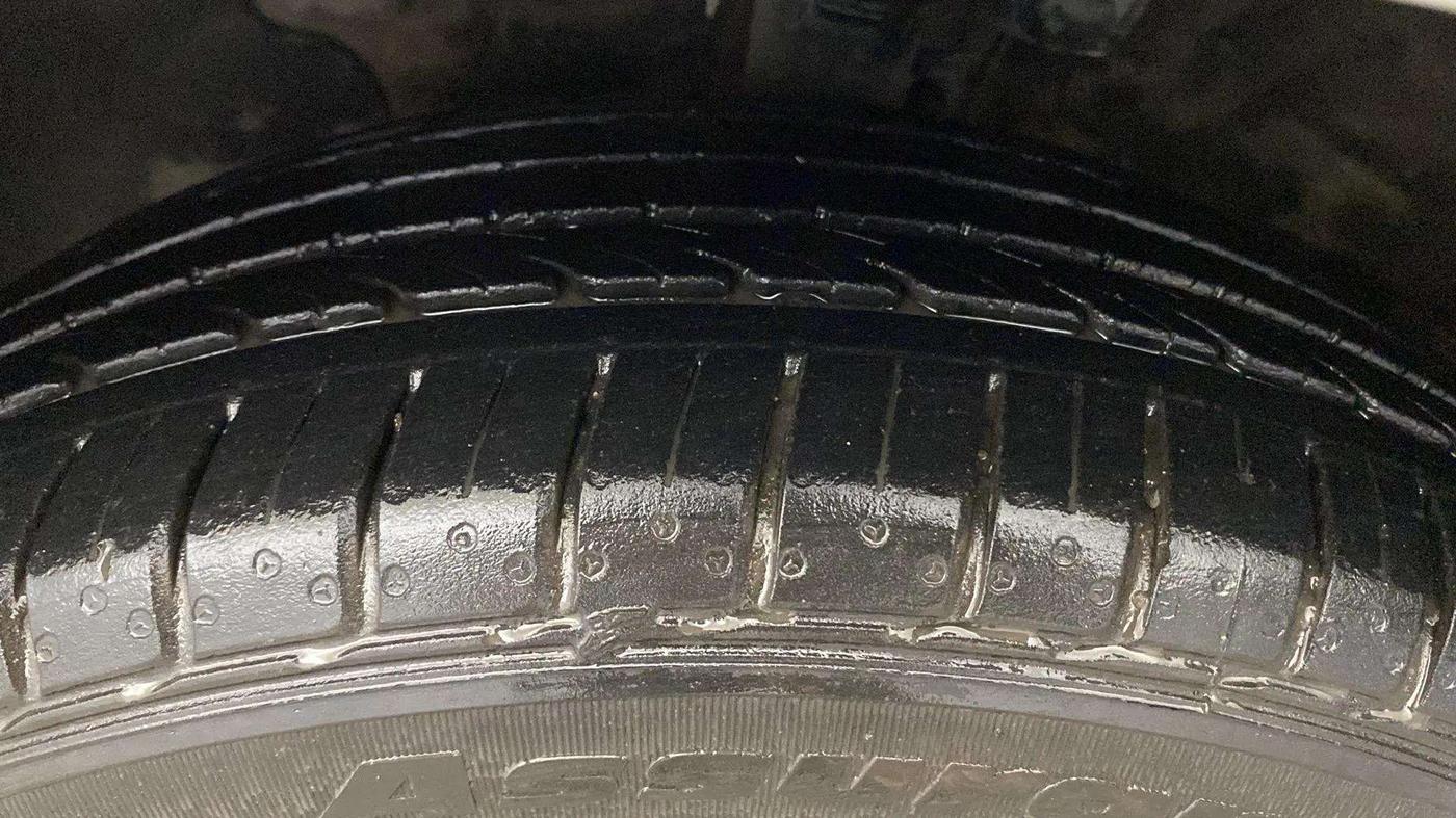 2017 Hyundai Verna 1.6 VTVT SX (O) AT, Petrol, Automatic, 37,131 km, Left Front Tyre Tread