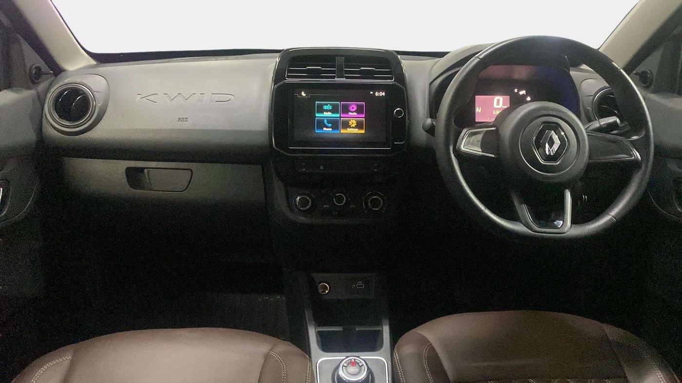 2020 Renault Kwid RXT 1.0 AMT (O), Petrol, Automatic, 6,672 km, Dashboard